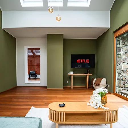 Designhaus - Whirlpool - Terrasse - Garage - 10 Personen - Aufzug - Kueche - Familienfreundlich - Wifi - Netflix Ruedesheim am Rhein
