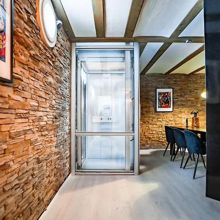 Designhaus - Whirlpool - Terrasse - Garage - 10 Personen - Aufzug - Kueche - Familienfreundlich - Wifi - Netflix *