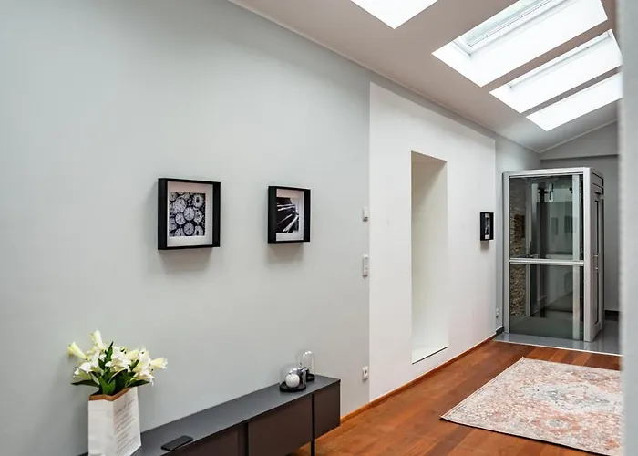 Designhaus - Whirlpool - Terrasse - Garage - 10 Personen - Aufzug - Kueche - Familienfreundlich - Wifi - Netflix